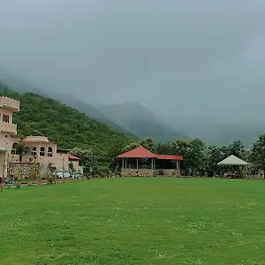 Hotel Kanj Holiday Hill &